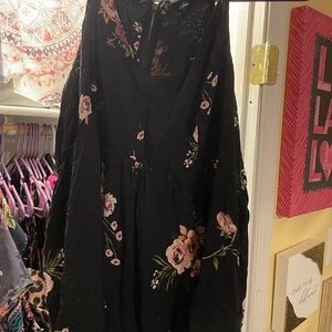 Torrid black floral tank